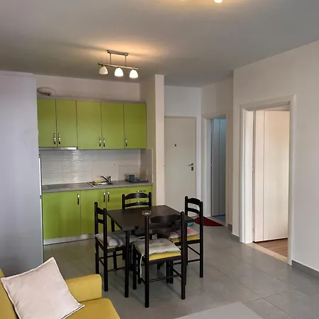 Apartment White - *